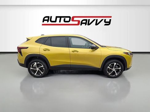 Used 2024 Chevrolet Trax RS w/ Driver Confidence Package FWD image 8