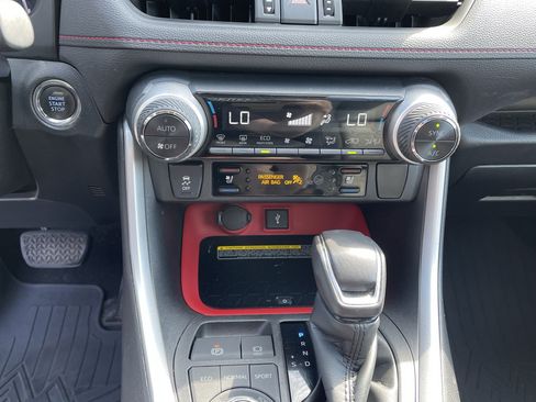 Certified 2021 Toyota RAV4 TRD Off-Road AWD/4WD image 25