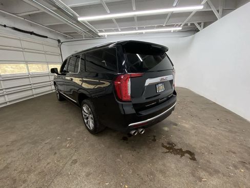 Used 2021 GMC Yukon XL Denali w/ Denali Premium Package image 4