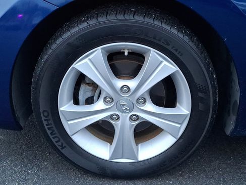 Used 2013 Hyundai Elantra image 28