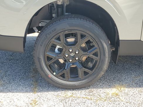 New 2025 Ford Maverick Lariat w/ Black Appearance Package image 5