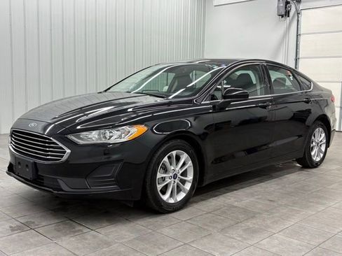Used 2020 Ford Fusion SE image 5