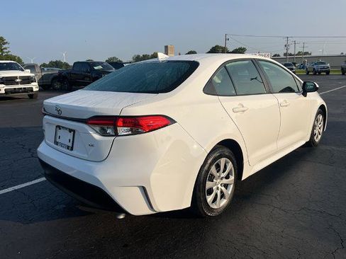 Used 2024 Toyota Corolla LE FWD image 5