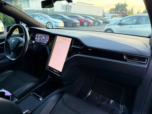 Used 2018 Tesla Model X 100D AWD/4WD image 23
