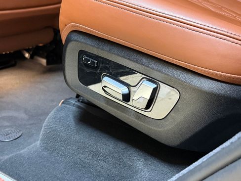 Used 2024 BMW X7 xDrive40i image 14