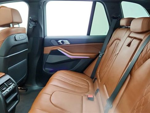 Used 2024 BMW X5 xDrive40i w/ M Sport Package image 29