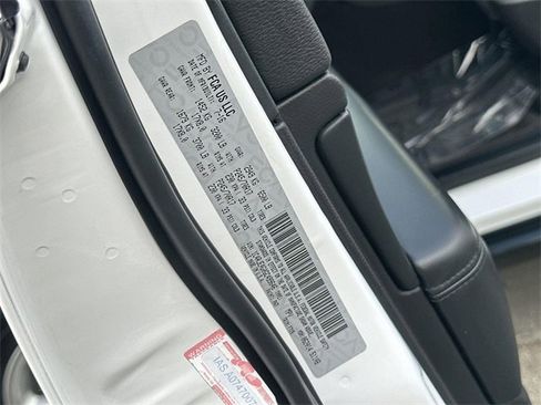 Used 2016 Jeep Grand Cherokee Laredo image 32