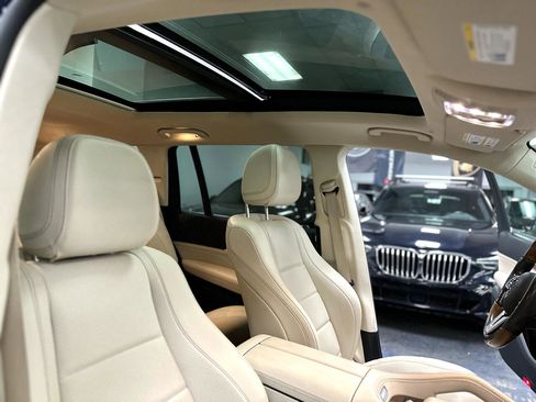 Used 2022 Mercedes-Benz GLS 450 4MATIC image 38