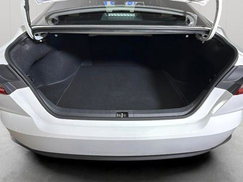 Used 2025 Toyota Camry SE w/ Convenience Package image 28