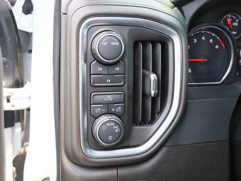 Used 2022 Chevrolet Silverado 2500 LT AWD/4WD image 13