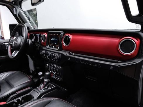 Used 2023 Jeep Wrangler Unlimited Rubicon AWD/4WD image 14