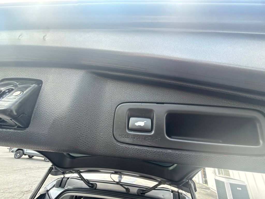 Used 2020 Honda CR-V EX-L image 12