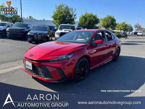 Used 2026 Toyota Camry SE FWD image 1