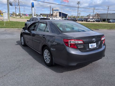Used 2014 Toyota Camry LE image 6