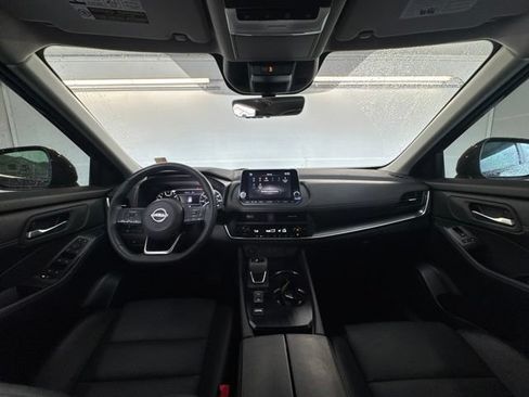 Certified 2024 Nissan Rogue SV w/ SV Premium Package FWD image 19