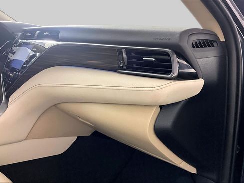 Used 2019 Toyota Camry XLE w/ Driver Assist Package FWD image 18