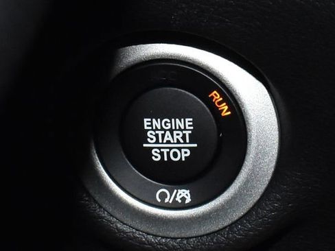 New 2026 Chrysler Pacifica Select image 21