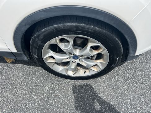 Used 2014 Ford Escape Titanium AWD/4WD image 2