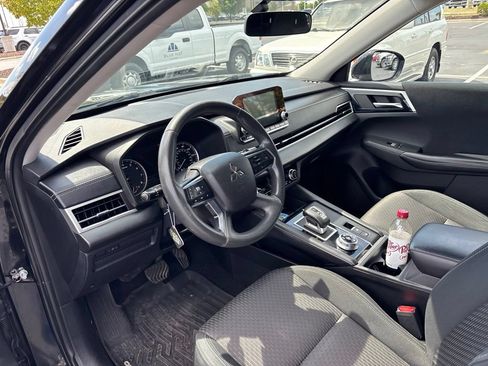 Used 2022 Mitsubishi Outlander ES AWD/4WD image 4