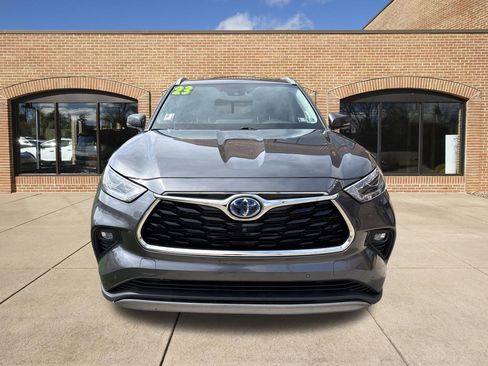 Used 2023 Toyota Highlander Platinum image 9