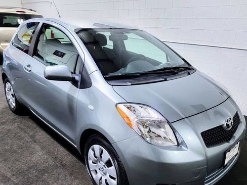 Used 2008 Toyota Yaris 2-Door Hatchback image 7