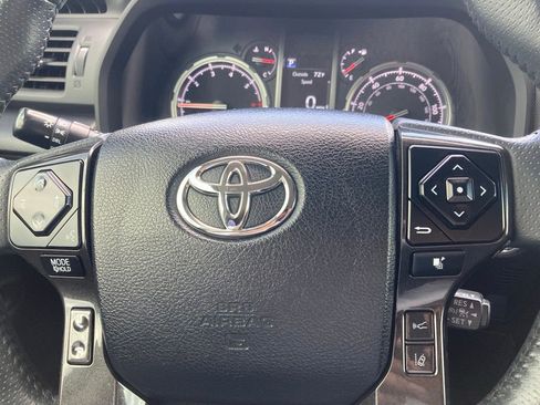 Used 2022 Toyota 4Runner TRD Off-Road Premium AWD/4WD image 19
