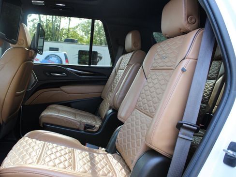 Used 2021 Cadillac Escalade Sport w/ Driver Assist Tech Package image 30