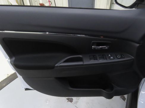 New 2025 Mitsubishi Outlander Sport LE image 9