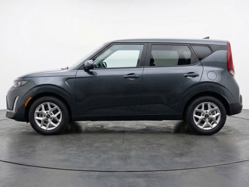 Used 2025 Kia Soul LX w/ LX Technology Package image 5