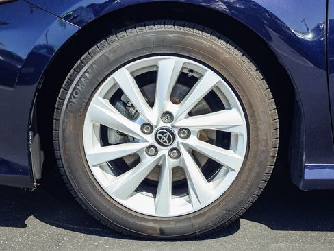 Used 2022 Toyota Camry LE FWD image 15