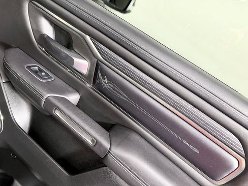 Used 2020 RAM 1500 Limited w/ Black Appearance Package AWD/4WD image 46