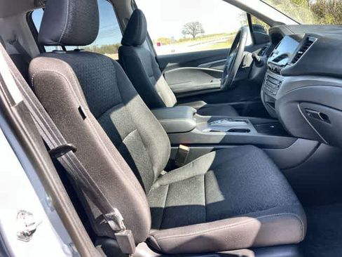 Used 2025 Honda Ridgeline Sport image 12