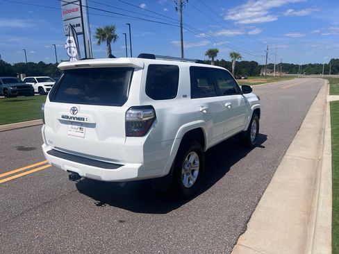 Used 2023 Toyota 4Runner SR5 AWD/4WD image 2