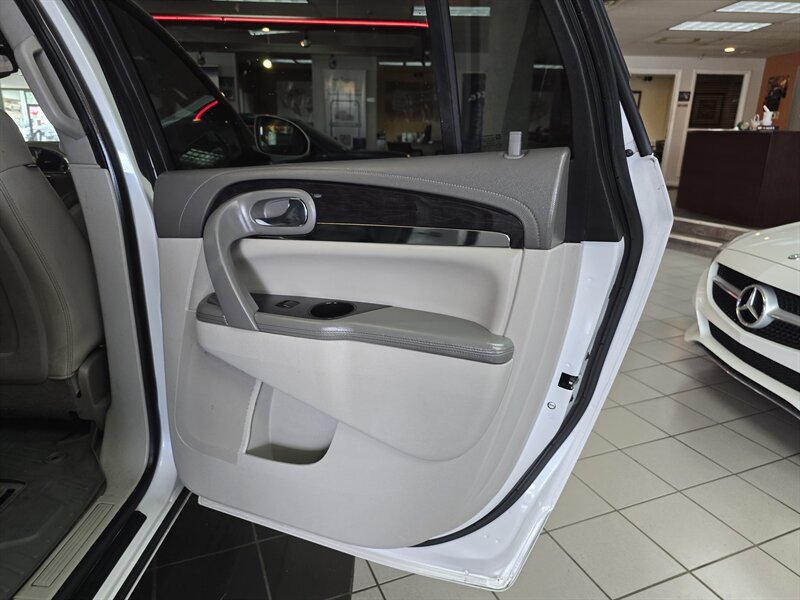 Used 2016 Buick Enclave Premium w/ Experience Buick Package FWD image 14