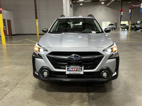 Used 2025 Subaru Outback 2.5i image 8