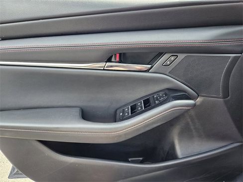 Used 2024 MAZDA MAZDA3 s image 31
