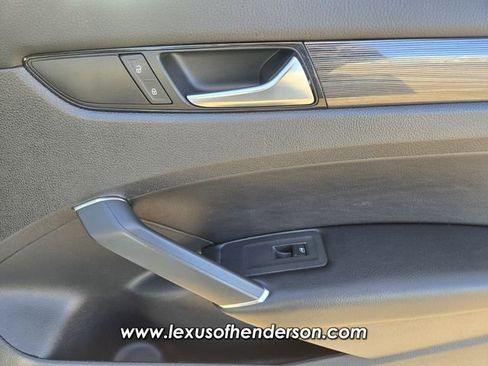 Used 2020 Volkswagen Passat 2.0T R-Line FWD image 19