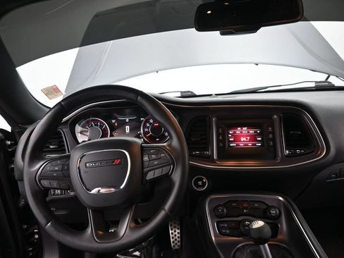 Used 2016 Dodge Challenger R/T RWD image 27