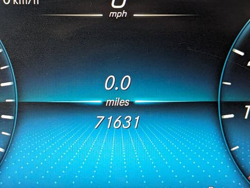 Used 2022 Mercedes-Benz GLC 300 4MATIC image 20