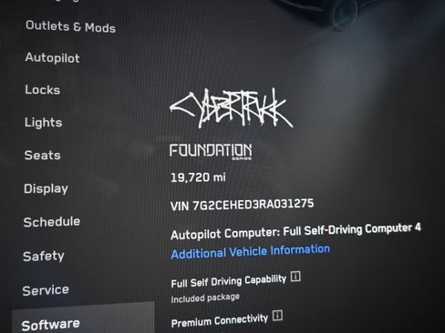 Used 2024 Tesla Cybertruck AWD Crew Cab image 15