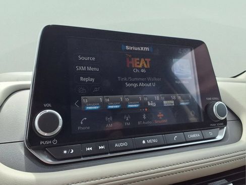 Used 2025 Nissan Rogue SV FWD image 21