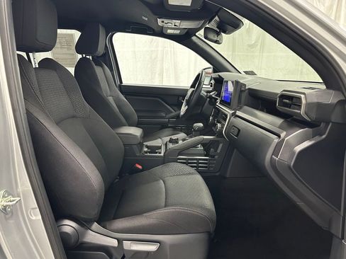 Used 2025 Toyota 4Runner SR5 AWD/4WD image 60