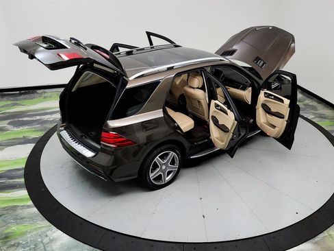 Used 2017 Mercedes-Benz GLE 400 4MATIC image 39