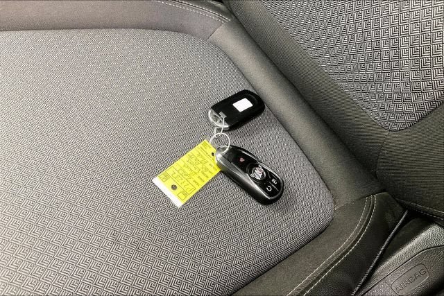 Certified 2023 Buick Encore GX Preferred w/ Cold Weather Comfort Package AWD/4WD image 13