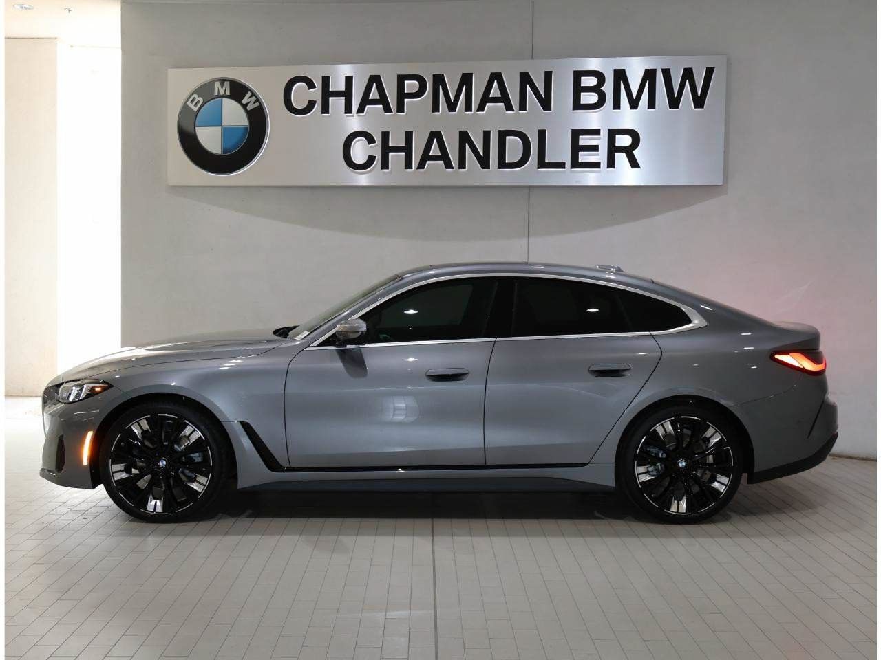 New 2026 BMW 430i w/ Premium Package RWD image 3