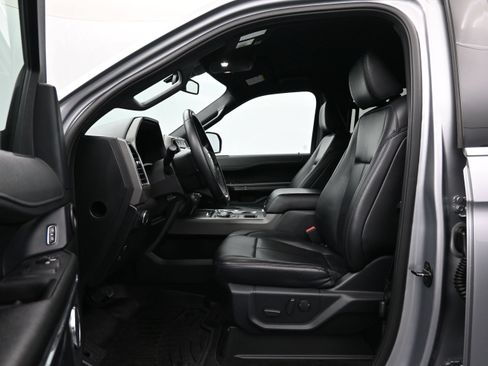 Used 2021 Ford Expedition XLT RWD image 9