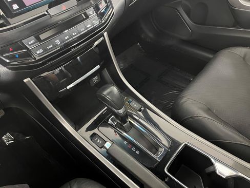 Used 2017 Honda Accord EX-L image 19