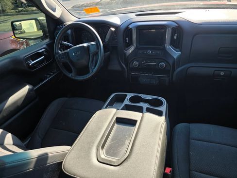 Used 2019 Chevrolet Silverado 1500 Custom Trail Boss w/ Custom Convenience Package AWD/4WD image 16
