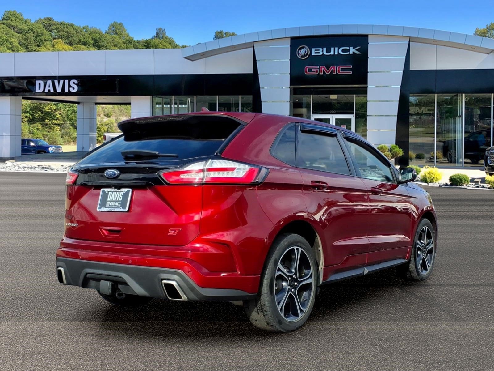 Used 2019 Ford Edge ST w/ Cold Weather Package AWD/4WD image 6