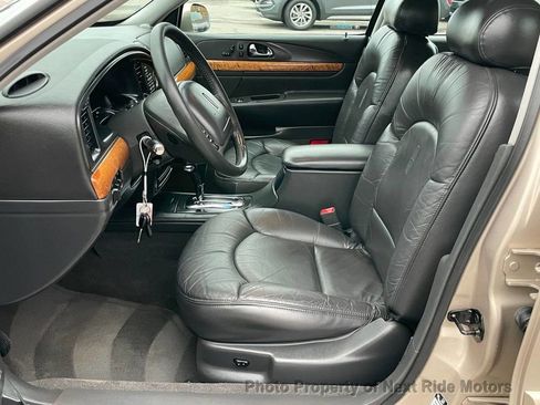 Used 1998 Lincoln Continental image 9